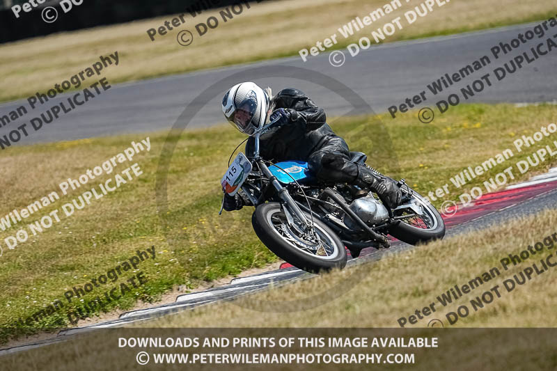 cadwell park;cadwell park photographs;cadwell trackday photographs;enduro digital images;event digital images;eventdigitalimages;peter wileman photography;racing digital images;trackday digital images;trackday photos